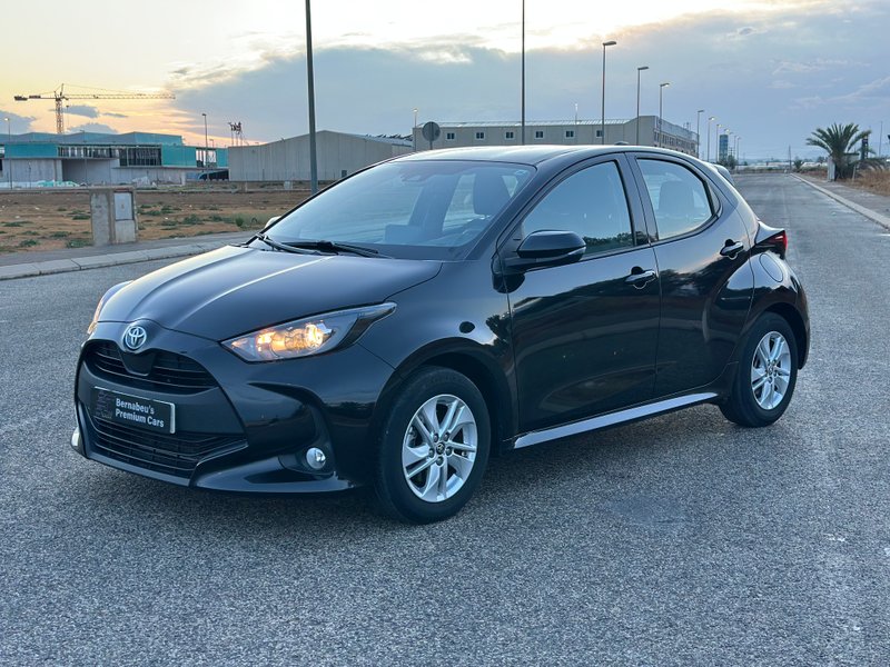 Toyota Yaris Cross 1.5 120H Business Plus 2022
