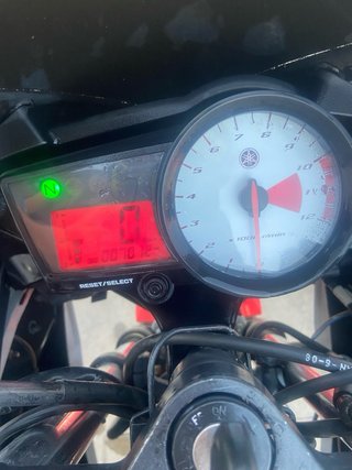 Yamaha YZF 125R Roja y Blanca