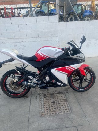 Yamaha YZF 125R Roja y Blanca