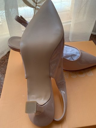 Zapatos de tacón beige slingback