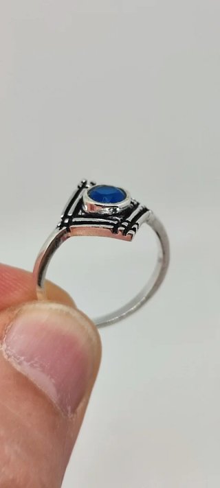 Anillo de Plata y Zafiro.