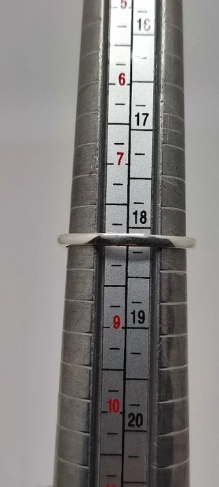 Anillo de Plata y Zafiro.