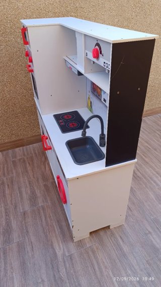 Cocinita de madera para niños con accesorios