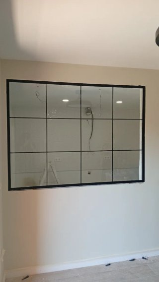 Herrería a medida: puertas, rejas y espejos