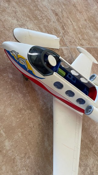 Avión Playmobil con accesorios