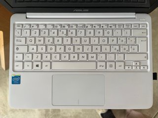 Portátil ASUS 205 TA Blanco