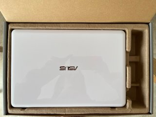 Portátil ASUS 205 TA Blanco
