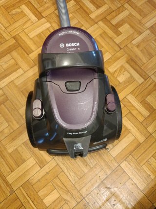 Aspirador Bosch Clean'n Bagless.sin bolsa