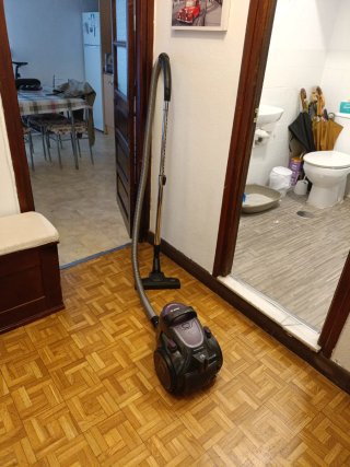 Aspirador Bosch Clean'n Bagless.sin bolsa