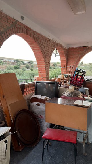 Regalo muebles varios.