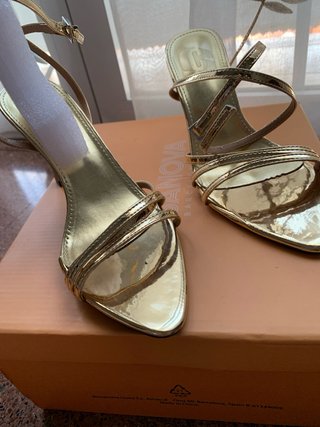 Sandalias doradas mujer