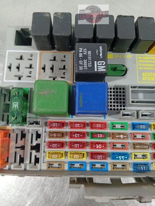 CAJA RELES / FUSIBLES Opel Zafira A (1999->)