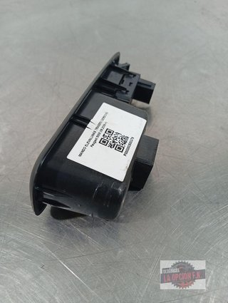 MANDO ELEVALUNAS TRASERO DERECHO Peugeot 5008 (09.2009->)