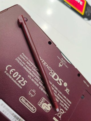 Nintendo DS XL Cereza (Perfecta y Completa)