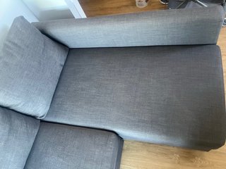 Sofá chaiselongue/cama con canape para almacenaje