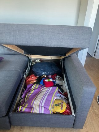 Sofá chaiselongue/cama con canape para almacenaje