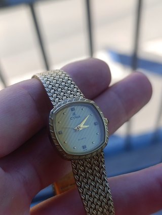 Reloj Cyma de oro con diamantes