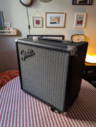 Amplificador Fender Rumble 15 Negro y Plateado