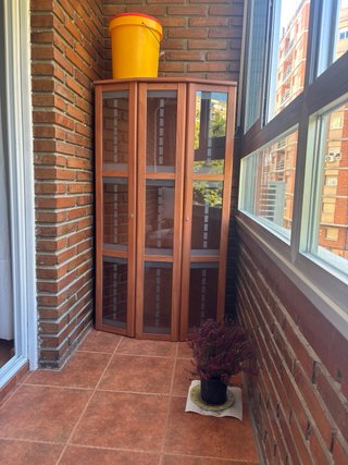 Mueble vitrina vintage madera y cristal