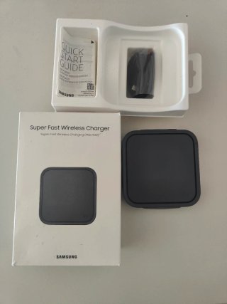 Samsung Z Fold 6 Gris + Cargador Inalámbrico