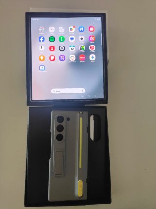 Samsung Z Fold 6 Gris + Cargador Inalámbrico
