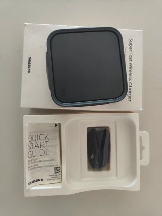 Samsung Z Fold 6 Gris + Cargador Inalámbrico