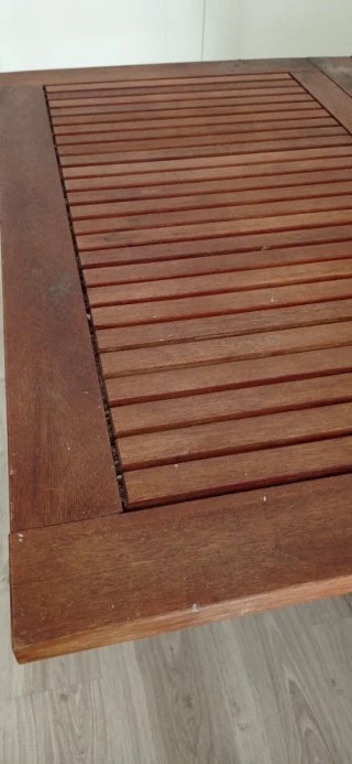 Mesa de terraza o jardín de madera