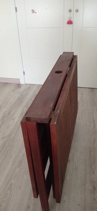 Mesa de terraza o jardín de madera