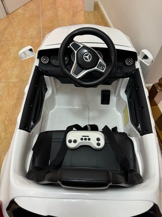Coche Mercedes AMG Blanco