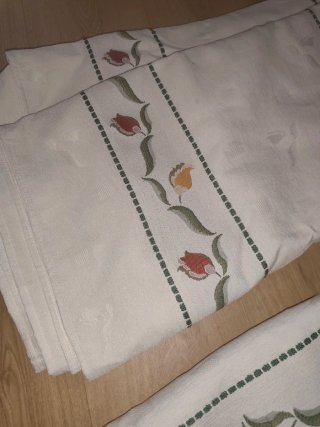 2 tende con design tulipani, ultimo giorno di spedizione