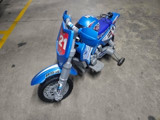 Moto a batería infantil azul