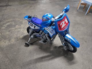Moto a batería infantil azul