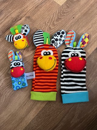 Juguetes para pies y manos de bebé