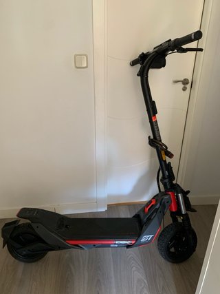 Este patinete es el Segway Ninebot ZT3 Pro (modelo