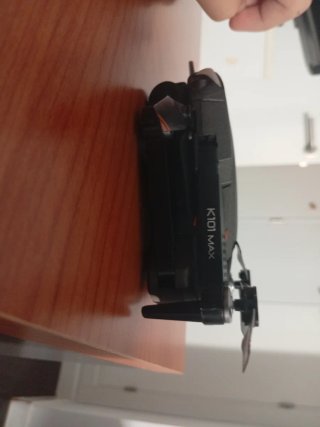 Dron con su funda y sus cosas
