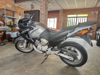 Honda Varadero 125 Negra