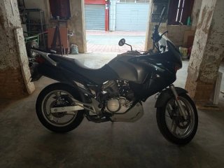 Honda Varadero 125 Negra