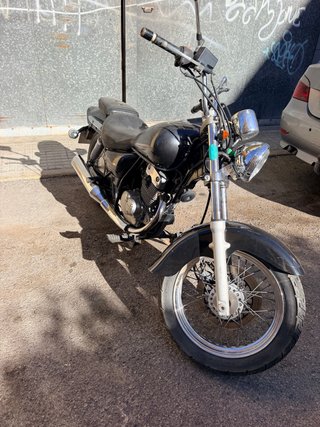 Suzuki Marauder 125 Negra