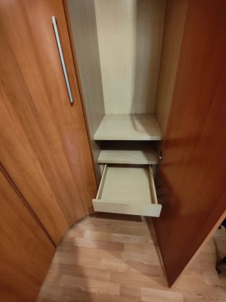 Urge venta de armario de esquina de madera