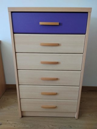 Cama infantil con cajones y cama supletoria.
