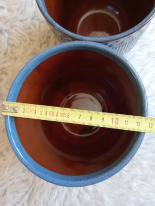 2 macetas cerámica azul y marrón