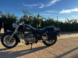 Suzuki Marauder GZ 250cc Custom Negra