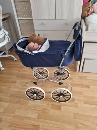 Carro de muñecas clásico