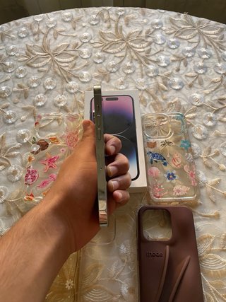 iPhone 14 Pro Blanco + 4 Fundas