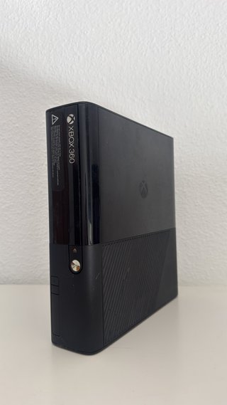 Xbox 360 E – Consola Original