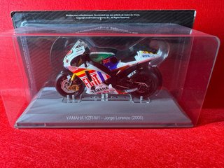Maqueta Moto Yamaha YZR-M1 Jorge Lorenzo 2008