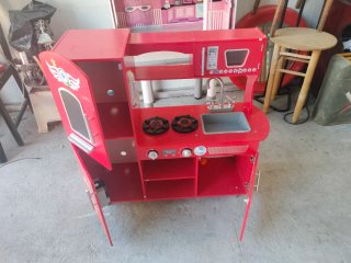 Cocinita de juguete vintage roja