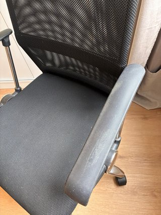 Silla de oficina ergonómica negra