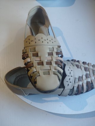 Cangrejeras de cuero Paral beige y marrón