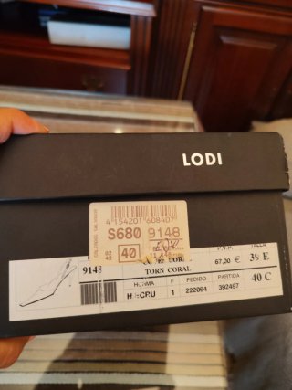 Zapatos de tacón Lodi dorados y negros